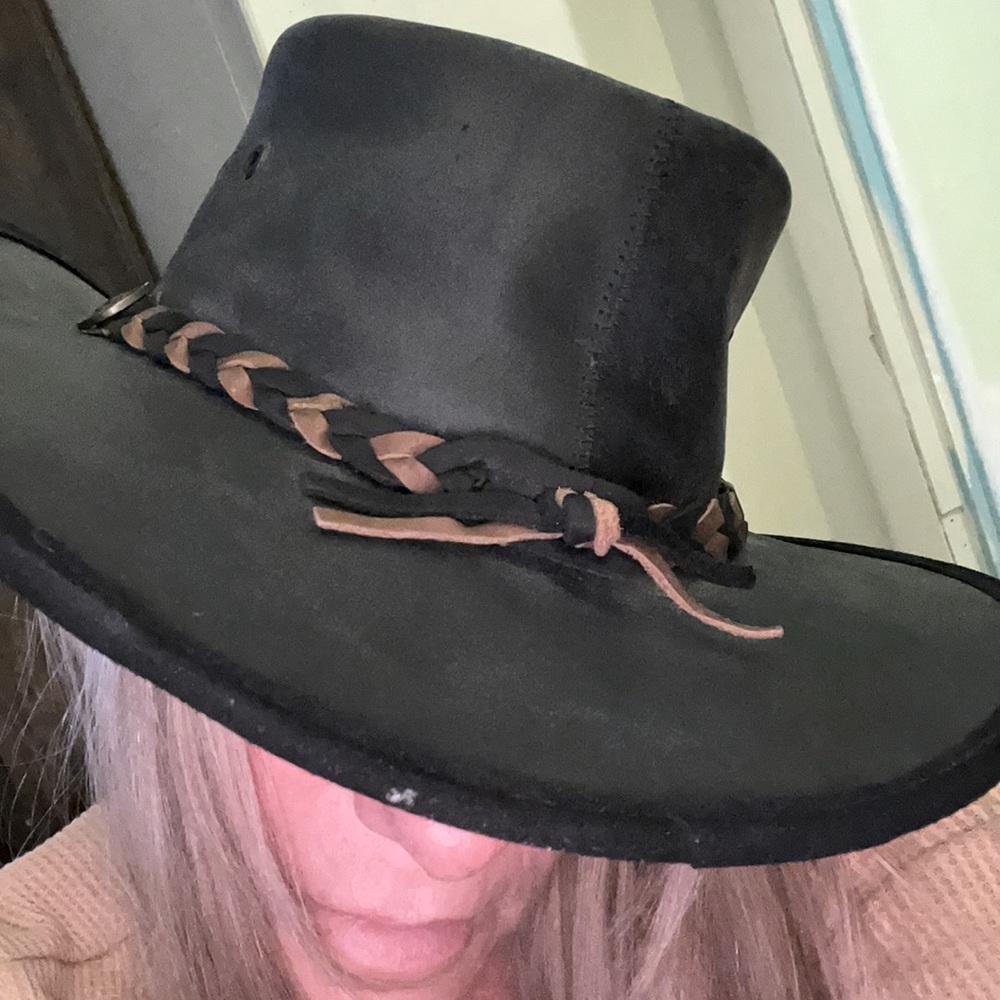 BARMAH Vintage Australia black leather hat from the outback wit braided blk/brn